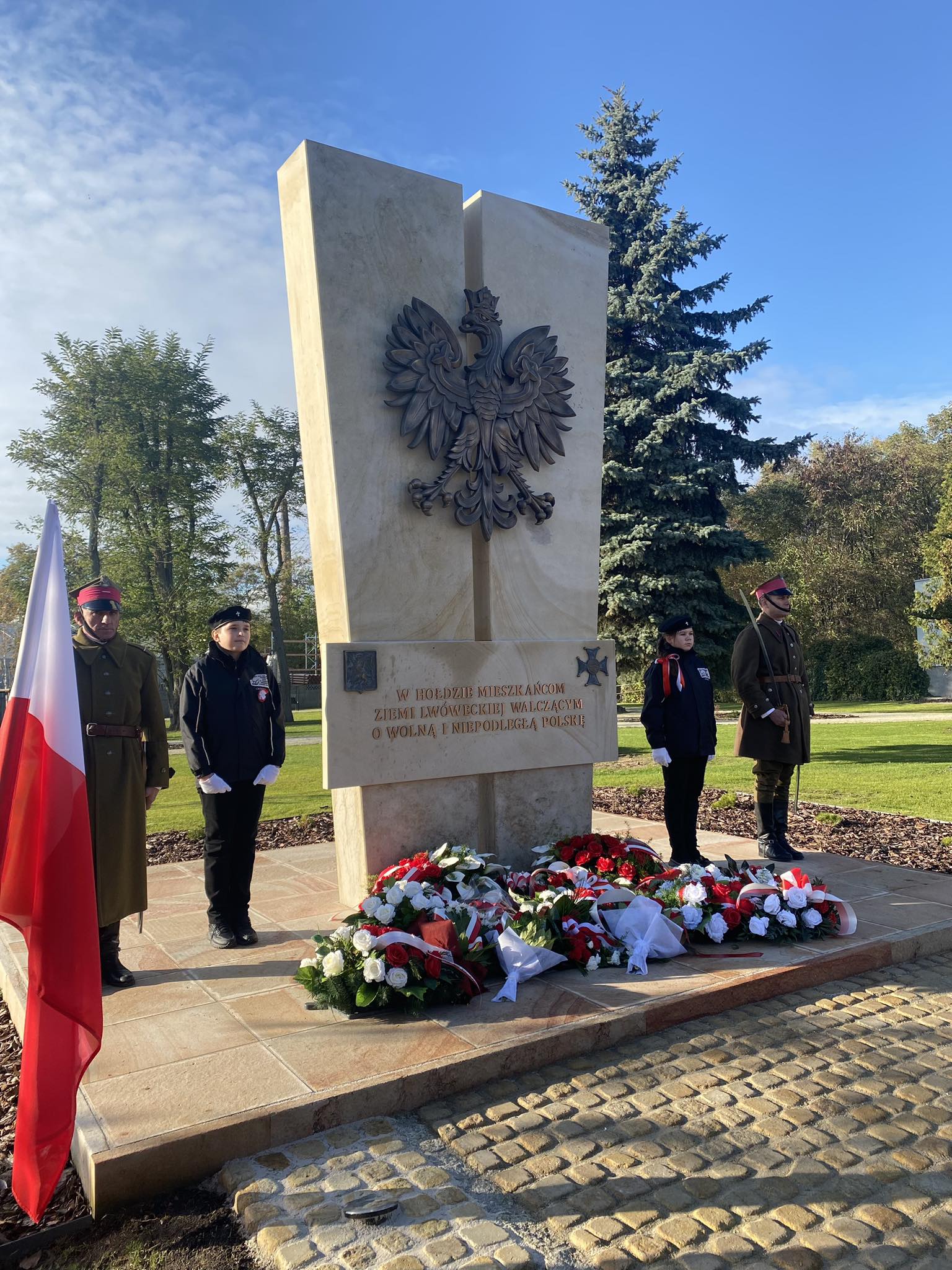 Zdjęcie z wydarzenia Odsłonięcie Pomnika Wdzięczności w Lwówku - 11.11.23