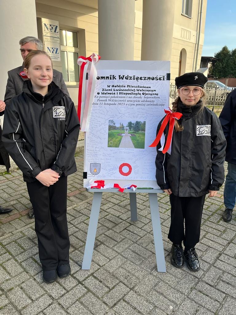 Zdjęcie z wydarzenia Odsłonięcie Pomnika Wdzięczności w Lwówku - 11.11.23