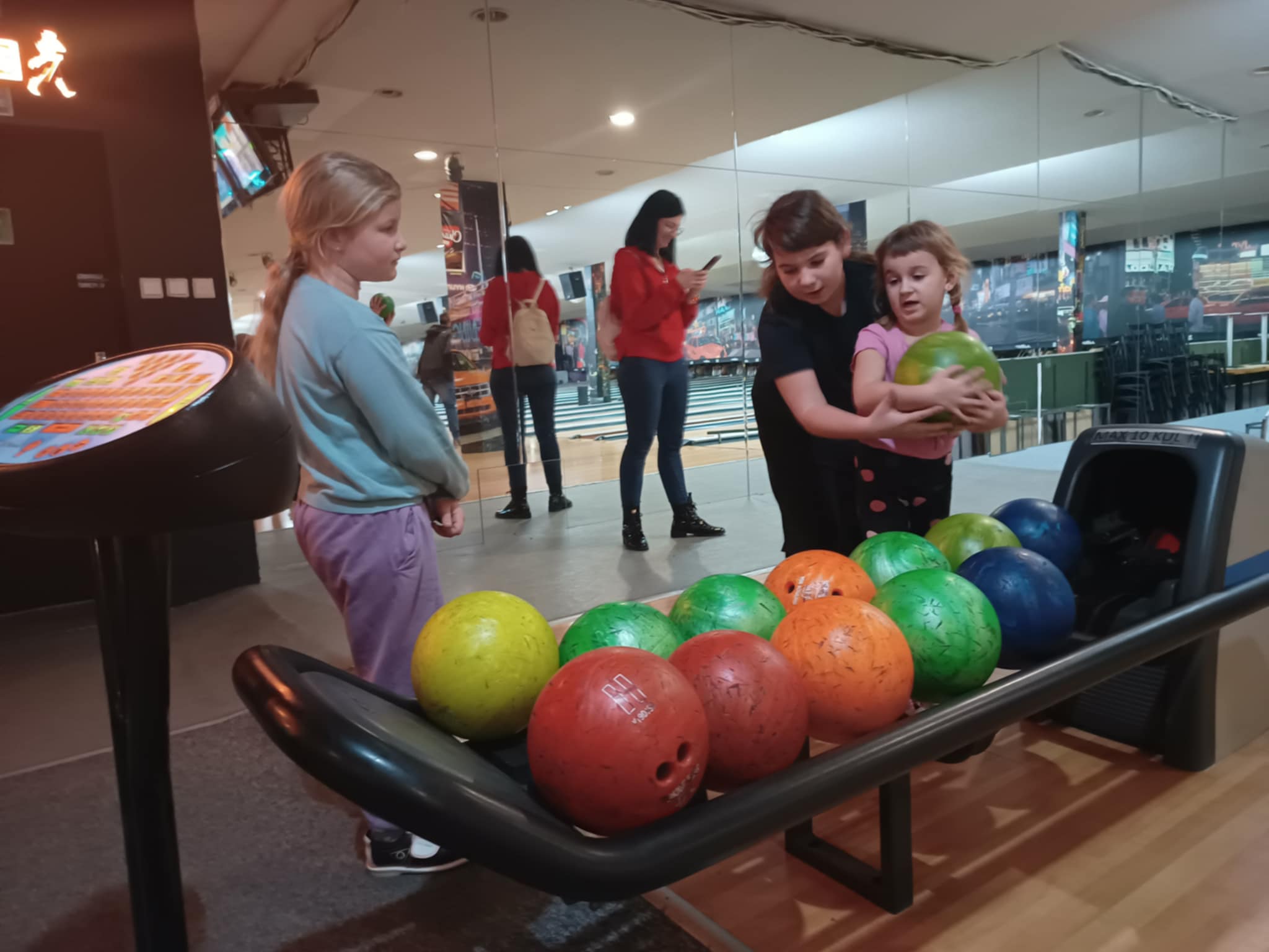 Zdjęcie z wydarzenia Ferie z bowlingiem - Wyjazd do Poznania - 25.01.2025