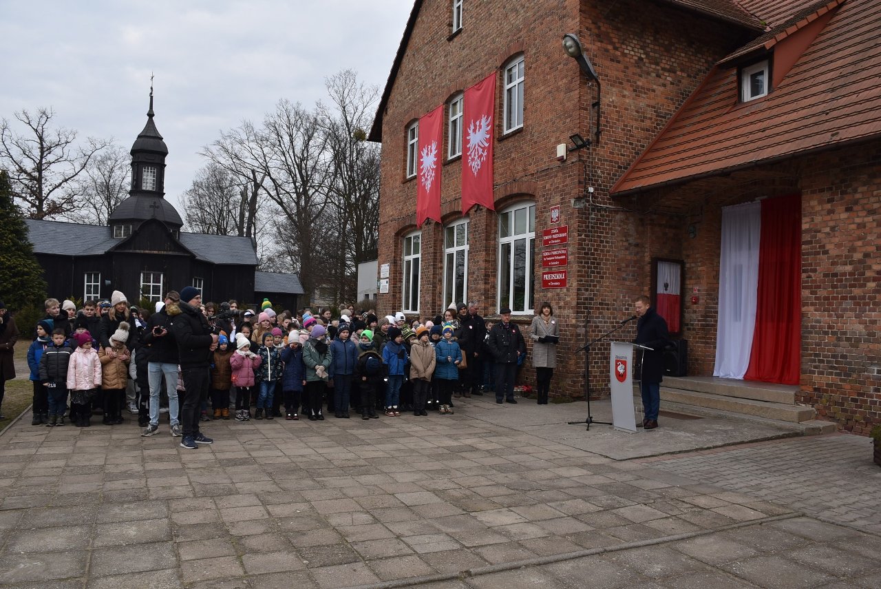 Zdjęcie z wydarzenia Uroczyste odsłonięcie tablicy poświęconej Powstańcom Wielkopolski Oddziału Łomnickiego - 10.02.2025
