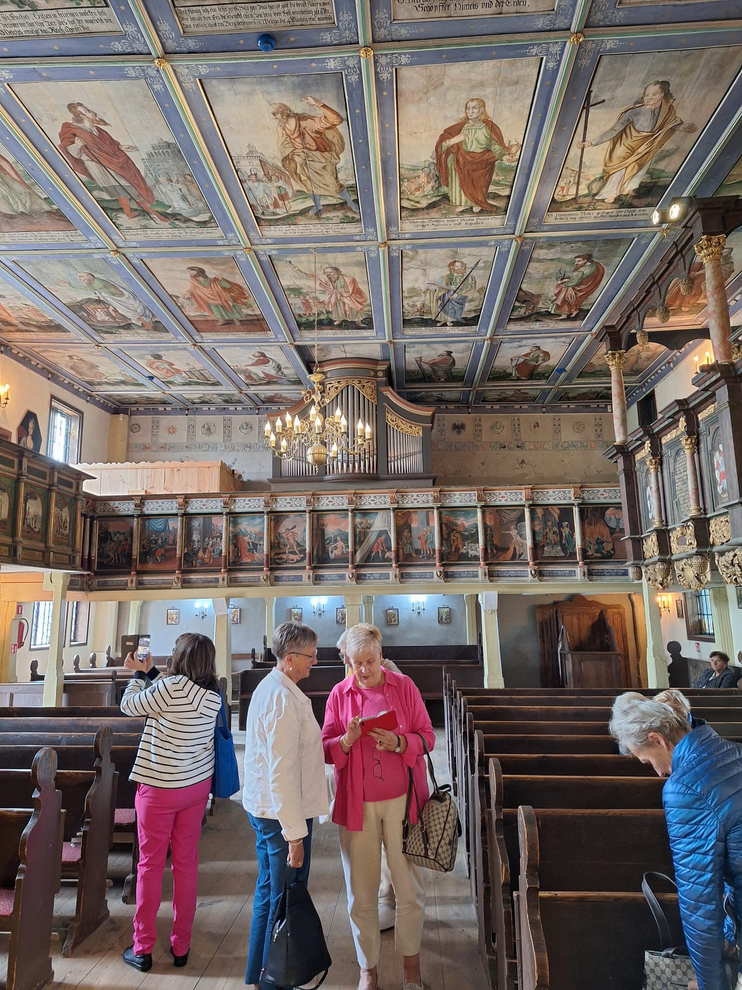 Zdjęcie z wydarzenia XVIII Rajd seniorów szlakiem drewnianej architektury sakralnej